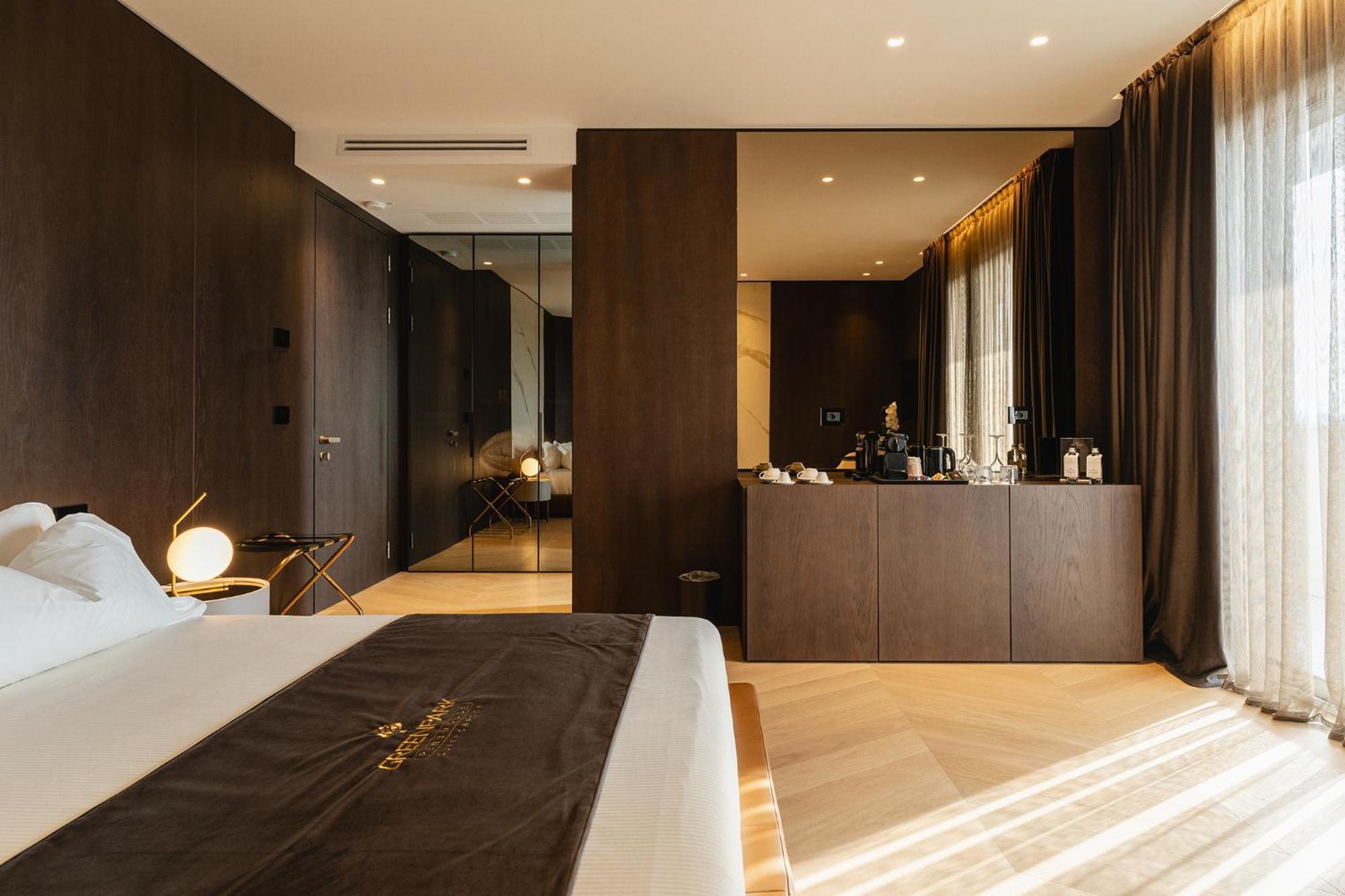 Green Park Penthouse Suite & Pool - Heated Pool - Bari Kültér fotó
